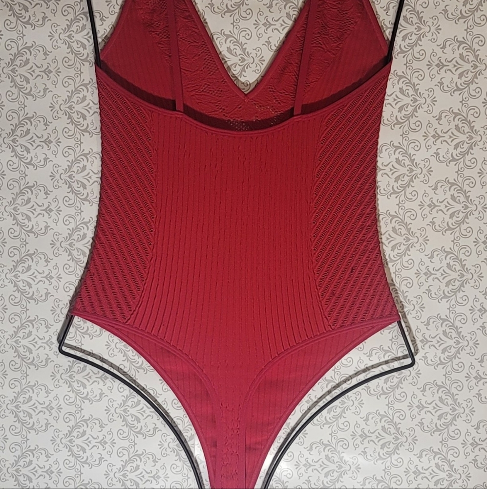 Red Textured Bodysuit - Picture 3 of 4
